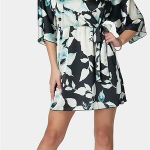 Bebe Printed Satin Kimono